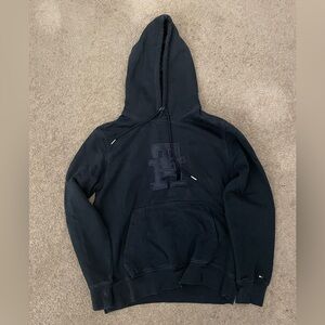 Tommy Hilfiger Men's Navy Blue Hoodie Sweatshirt size Large - fits like a medium